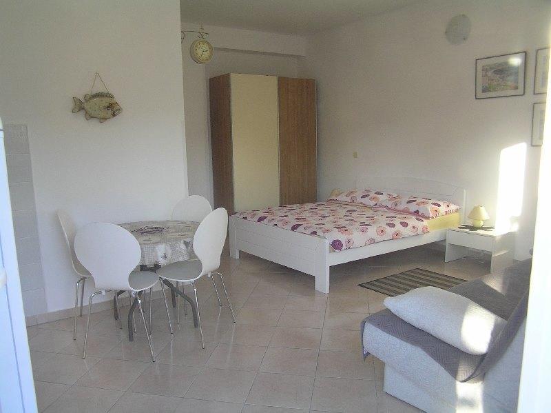 Deda Apartments Pag Town Bagian luar foto